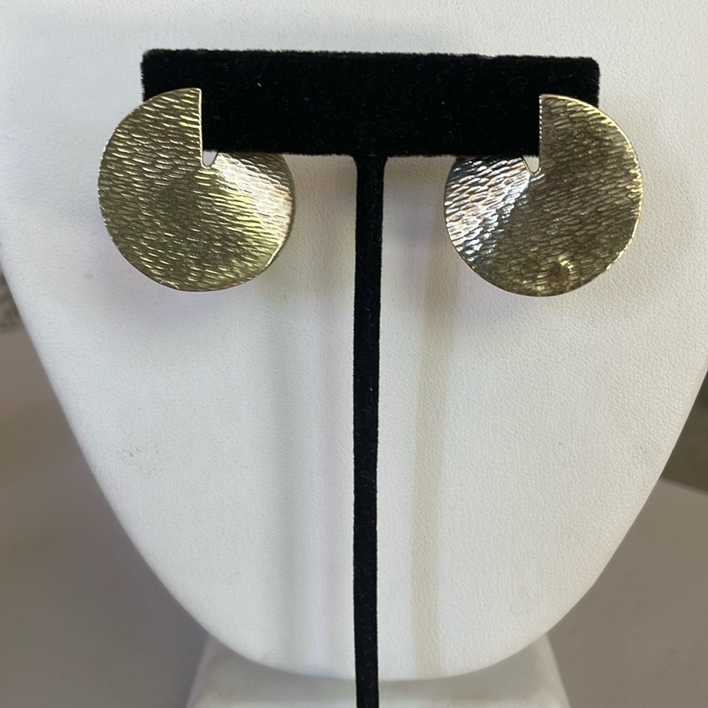 Flaca Gold Textured Disc Earrings